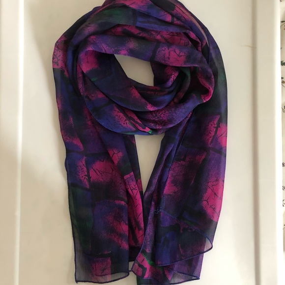 Scarf - Picture 1 of 3